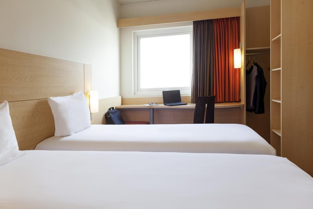 Отель Ibis Strasbourg Centre Petite France Номер фото